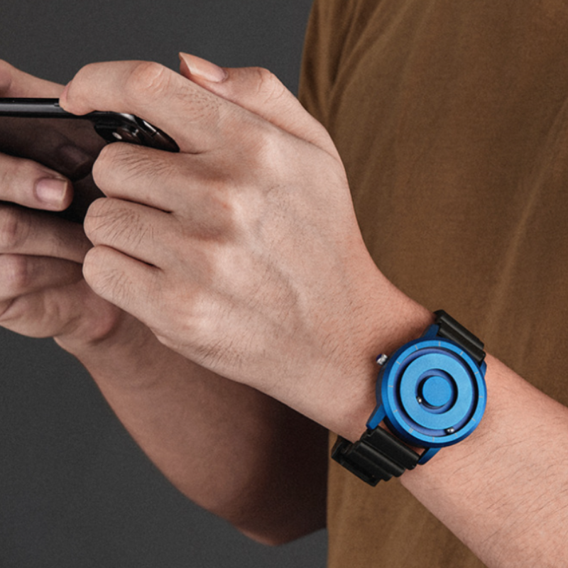 Minimalist Magnetic Fidget watch 