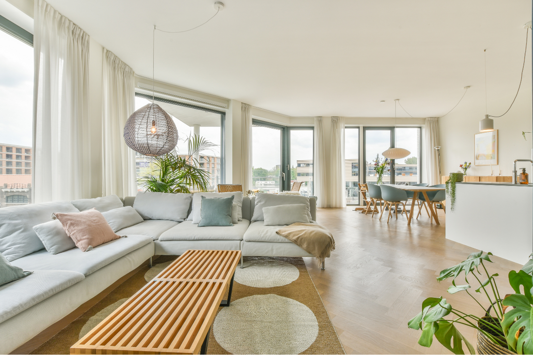 A living room decorated with coastal decor.